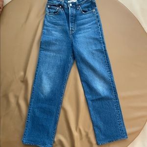 Levi’s Ribcage Straight Leg Jeans